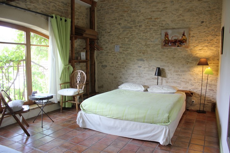 Chambre familiale pouvant accueillir un couple avec 1 ou 2 enfants dans une structure écologique proche de Saint-Marcel-Bel-Accueil, Vénérieu, Moras, Saint-Hilaire-De-Brens - La Bicyclette Fleurie Chambre familiale pouvant accueillir un couple avec 1 ou 2 enfants dans une structure écologique proche de Saint-Marcel-Bel-Accueil, Vénérieu, Moras, Saint-Hilaire-De-Brens - La Bicyclette Fleurie